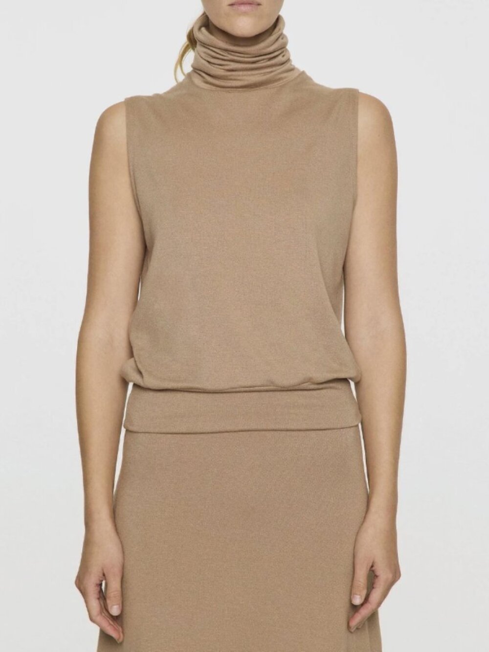 NWOT Bleusalt "The Sleeveless Turtleneck" Size 1 — As Worn by Meghan Markle - Picture 4 of 6